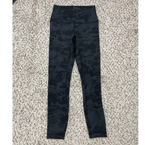 NWOT Lululemon Wunder Under Luon leggings